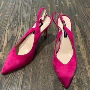 Beautiful Fuxia Pump, Italian brand, size 8, never used, NEW
